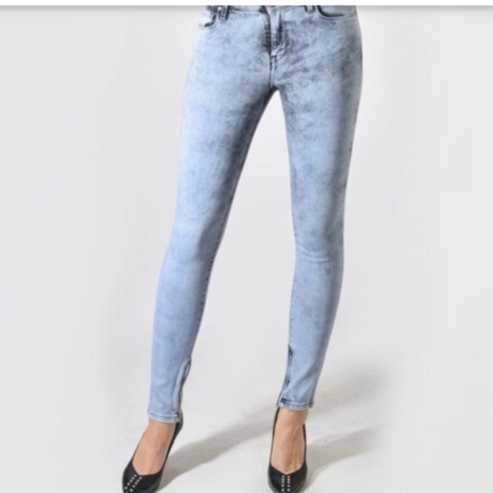 IRO skinny, stretch acid wash size 26 jeans